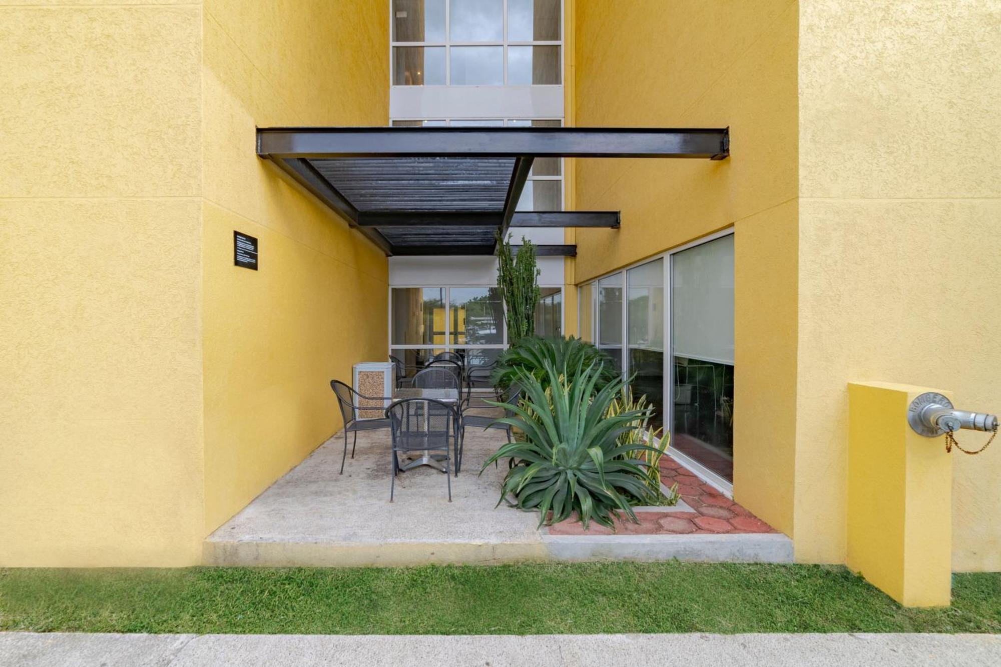 City Express By Marriott Salina Cruz Exterior photo